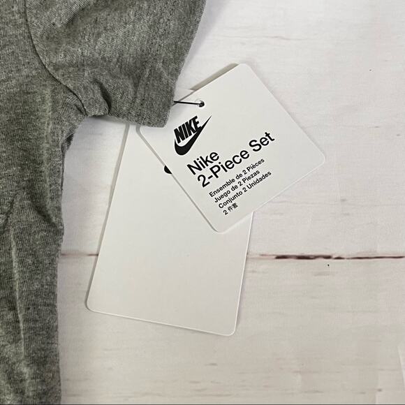 Nike Baby New to the Team Graphic Logo  Two Piece Set  Sz 24M NWT - Picture 12 of 12